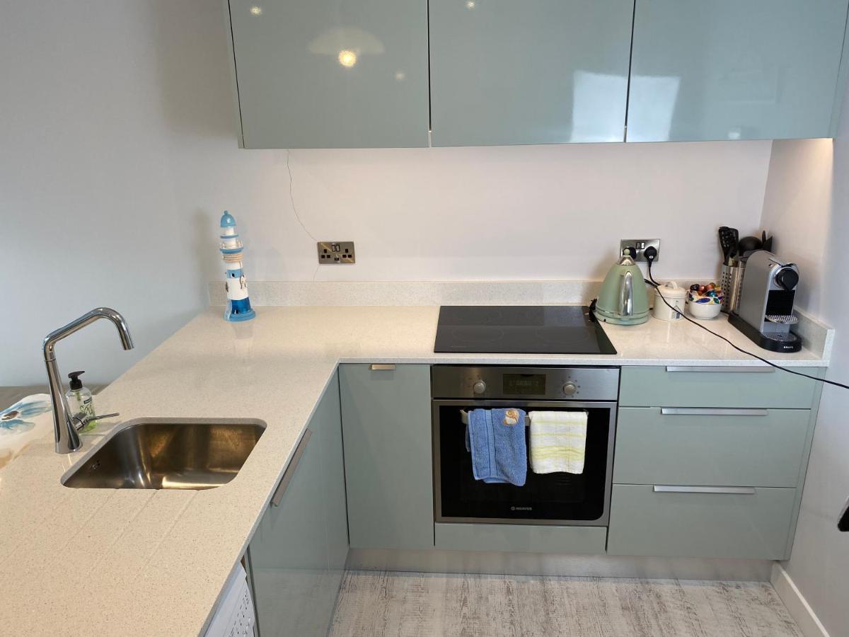 The North Cove, 20M To The Sea, Modern Studio Apartment بورتراش المظهر الخارجي الصورة