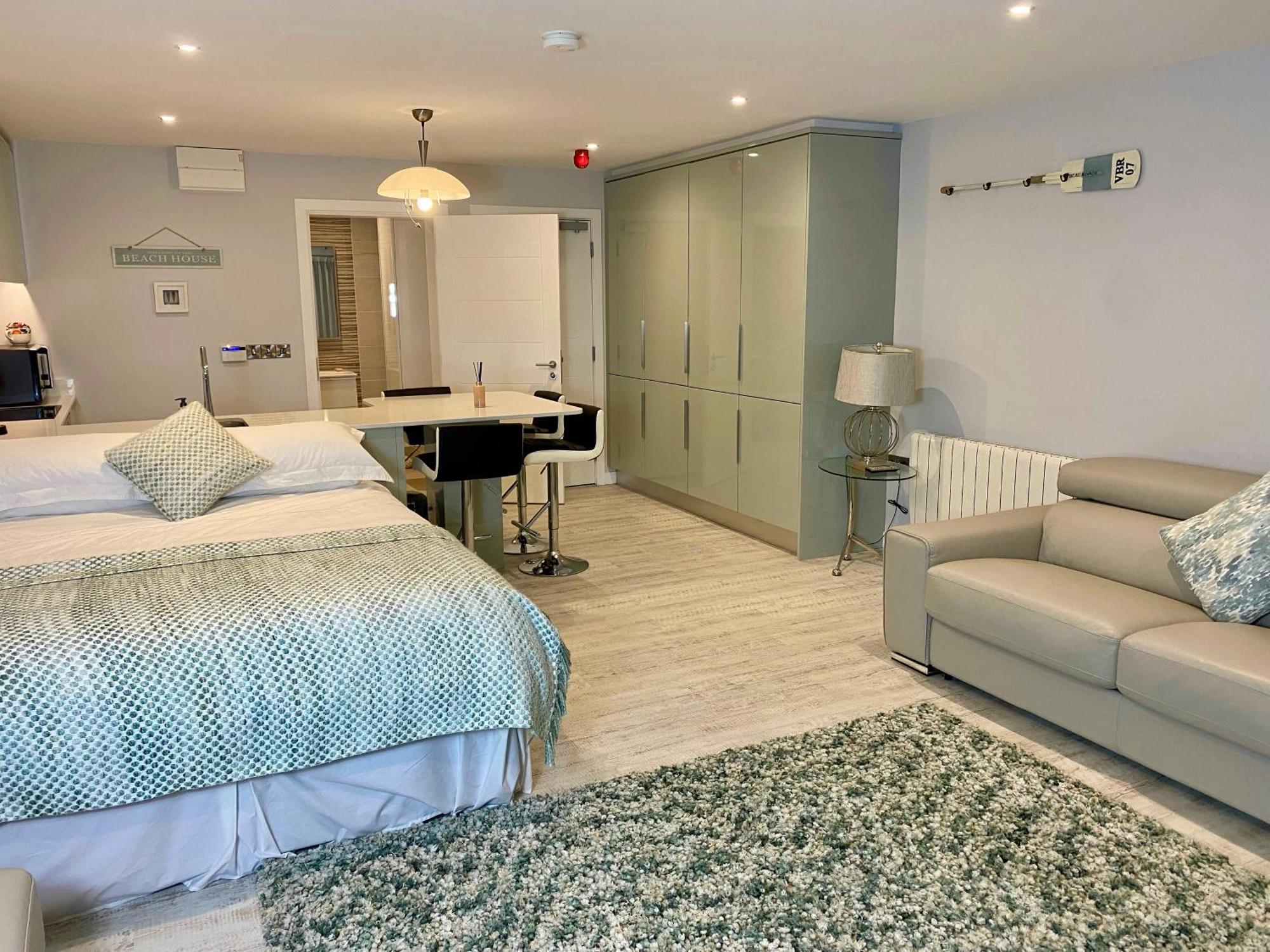 The North Cove, 20M To The Sea, Modern Studio Apartment بورتراش المظهر الخارجي الصورة