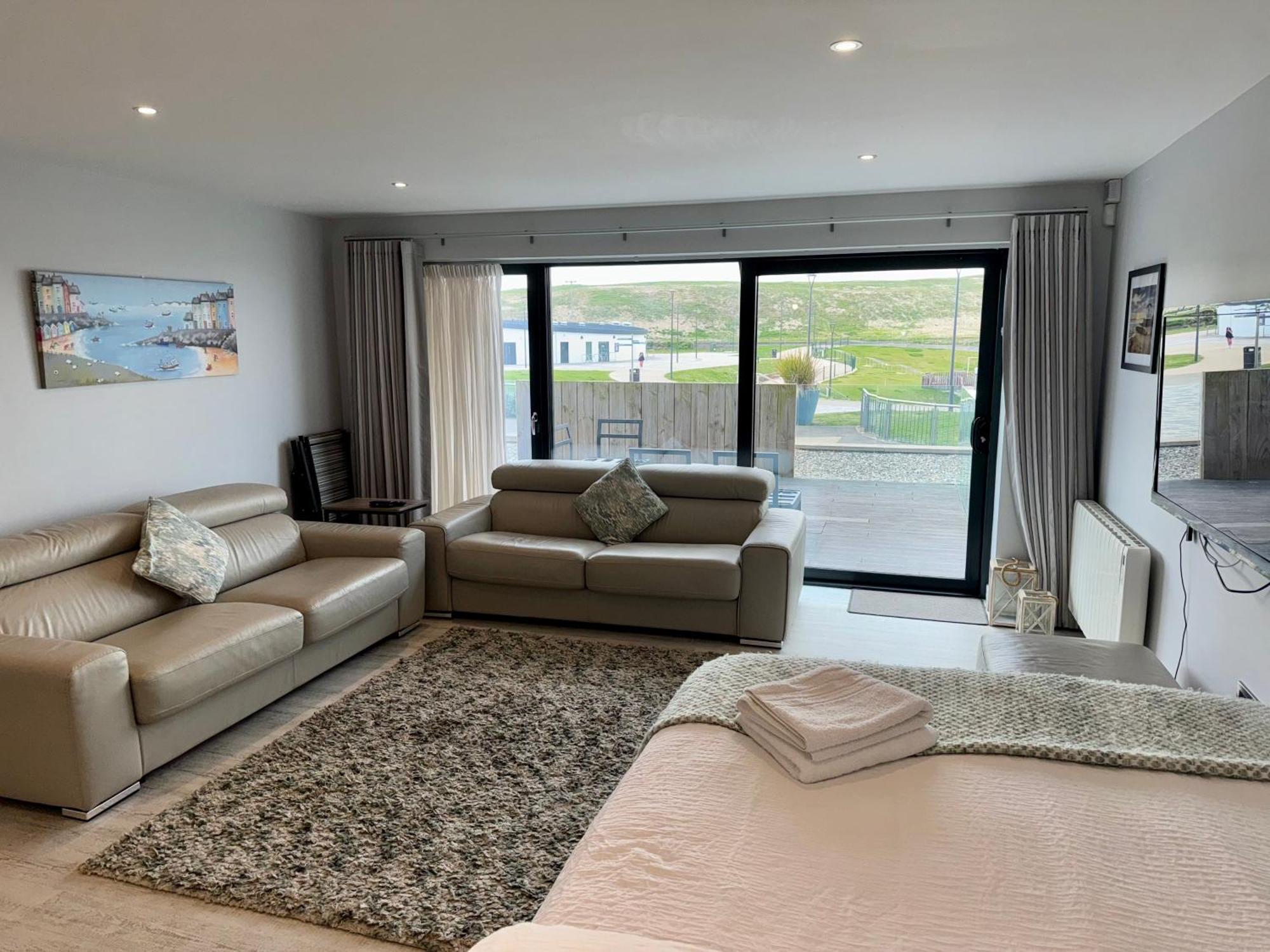 The North Cove, 20M To The Sea, Modern Studio Apartment بورتراش المظهر الخارجي الصورة