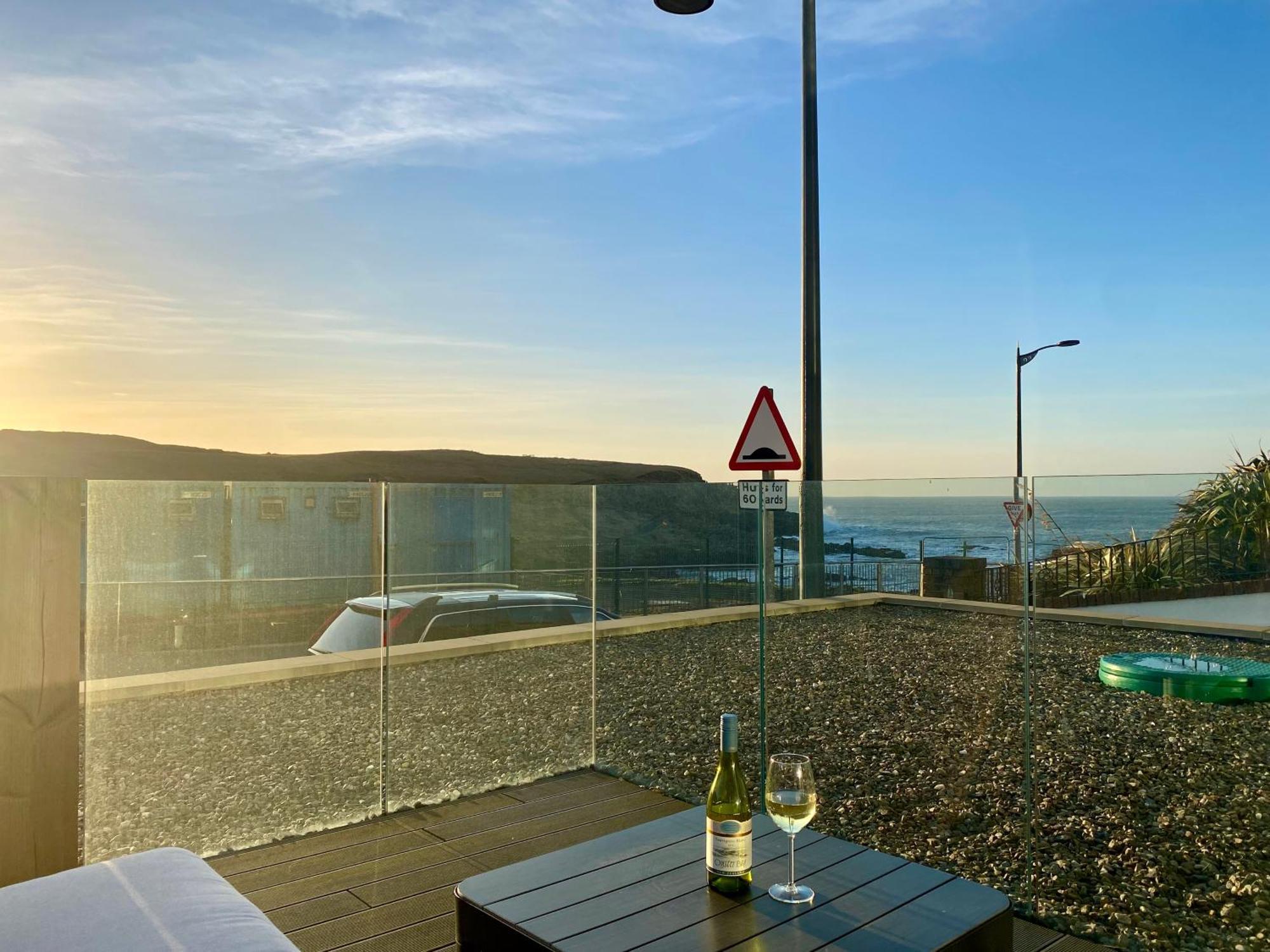 The North Cove, 20M To The Sea, Modern Studio Apartment بورتراش المظهر الخارجي الصورة
