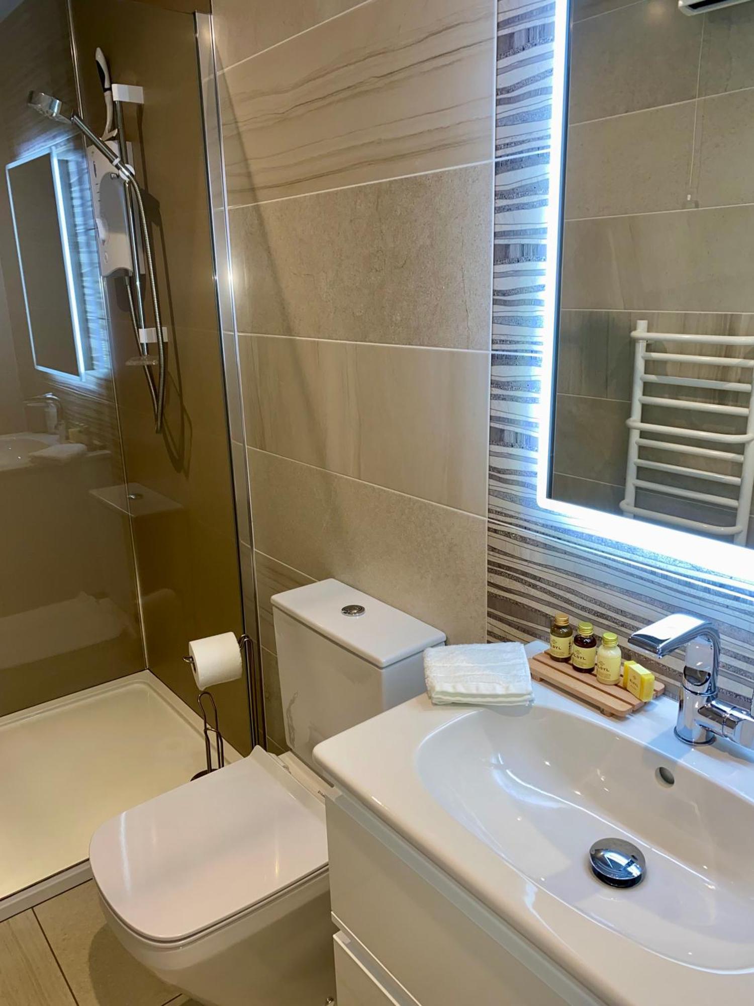 The North Cove, 20M To The Sea, Modern Studio Apartment بورتراش المظهر الخارجي الصورة